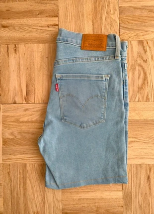 Short rework / ancien jean Levi's 314 shaping straight W26, marque: Levi's, état: Très bon état, taille: S / 36 / 8, 6,00 €, 7,00 € Protection acheteurs incluse