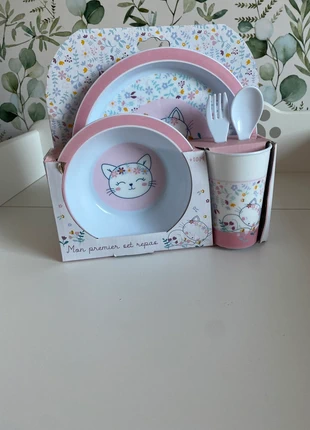 Set repas bébé neuf, marke: sansnom., zustand: Neu, mit Etikett, 9,00 €, 10,15 € inklusive Vinted-Käuferschutz