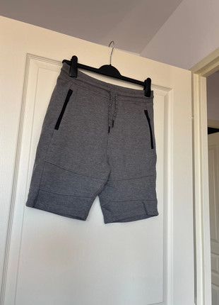 Short, marque: Kiabi, état: Très bon état, taille: M, 2,00 €, 2,80 € Protection acheteurs incluse