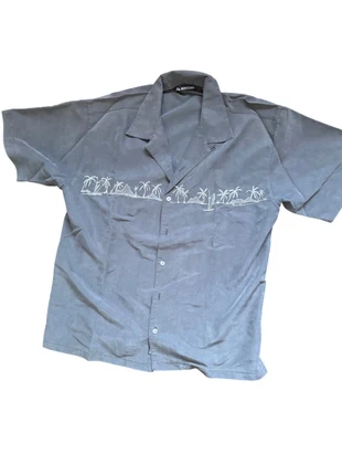 Chemise Quiksilver palmiers grise, merk: Quiksilver, staat: Heel goed, maat: S, € 12,00, € 13,30 inclusief Kopersbescherming