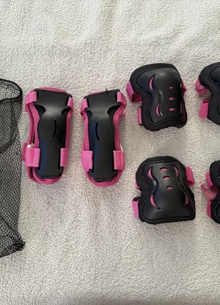 Kit de Protections Roller/Skateboard/Trottinette Enfant TXxs, condizioni: Ottime, €10.00, €11.20 include la Protezione acquisti