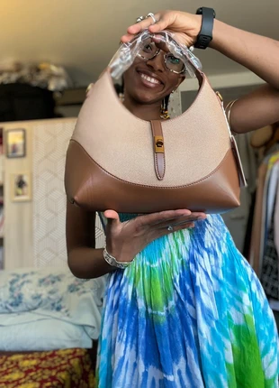 Sac-à-main bandoulière jamais utilisé marron camel, staat: Heel goed, € 35,00, € 37,45 inclusief Kopersbescherming