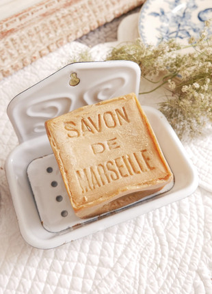 Ancien Porte Savon en Tôle émaillée Blanc.Cuisine, école, salle de bain., condizioni: Ottime, €21.00, €22.75 include la Protezione acquisti