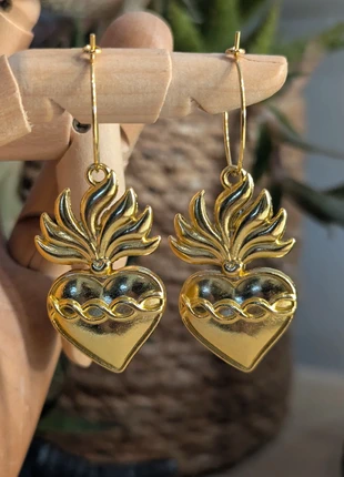 Pendientes exvoto dorados sacre coeur, marca: Local, estado: Muito bom, €4.60, €5.53 inclui Proteção do Comprador