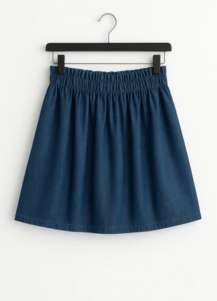 Jupe en jeans léger taille 8ans, staat: Heel goed, maat: 8 jaar / 128 cm, € 6,00, € 7,00 inclusief Kopersbescherming