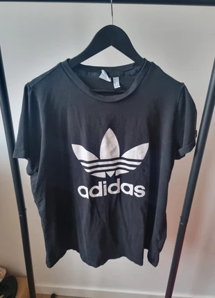 Adidas T-shirt, merk: adidas, staat: Goed, maat: XXL / 44 / 16, € 5,00, € 5,95 inclusief Kopersbescherming