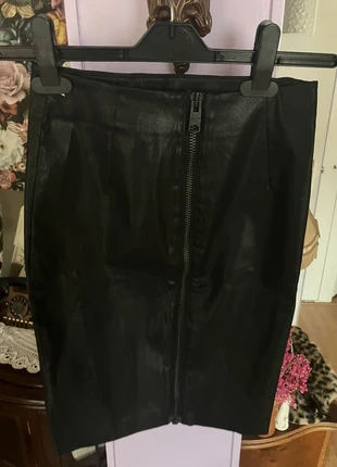 Allsaints metallic finish skirt zipper, merk: AllSaints, staat: Heel goed, maat: XXS / 32 / 4, € 6,50, € 7,53 inclusief Kopersbescherming