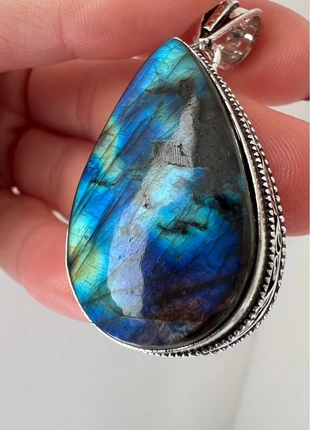 Labradorite blue flash teardrop pendant, brand: labradorite, condition: Very good, £19.00, £20.65 includes Buyer Protection