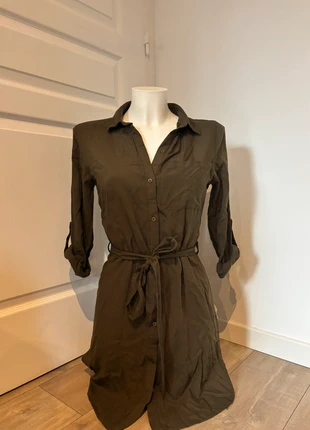 Robe chemise kaki Jennyfer légère taille XS, marke: Jennyfer, zustand: Zufriedenstellend, größe: XS / 34 / 6, 3,00 €, 3,85 € inklusive Vinted-Käuferschutz