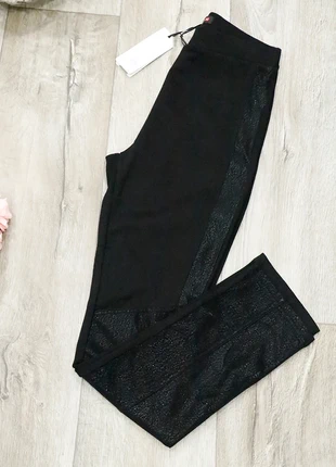 Pantaleggings invernali neri con inserti in ecopelle Nuovo con Cartellino, estado: Novo com etiquetas, tamanho: M / 38 / 10, €10.00, €11.20 inclui Proteção do Comprador Pro