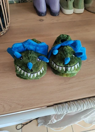 Chaussons dinausores, marke: Carrefour, zustand: Neu, größe: 28, 2,00 €, 2,80 € inklusive Vinted-Käuferschutz