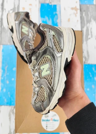 Baskets Sneackers New Balance 530 Running Enfants << White Silver Green >> Taille 27.5, merk: New Balance, staat: Heel goed, maat: 27, € 35,00, € 37,45 inclusief Kopersbescherming Pro
