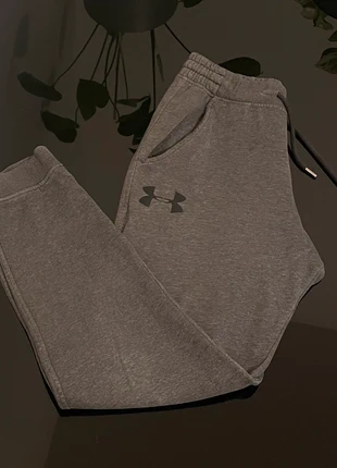 Jogging Under Armour M Gris, merk: Under Armour, staat: Goed, maat: M, € 19,90, € 21,60 inclusief Kopersbescherming