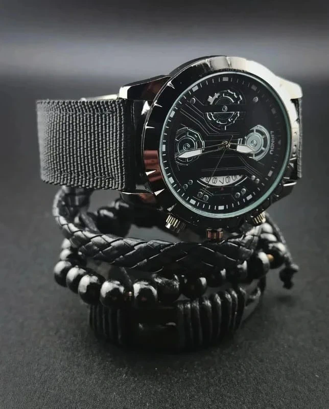 Montre noire, mécanique noire, bracelets