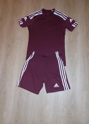 Sport set van Adidas., merk: adidas, staat: Nieuw zonder prijskaartje, maat: S, € 11,00, € 12,25 inclusief Kopersbescherming