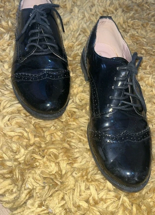 Chaussure classe, état: Très bon état, taille: 40, 8,00 €, 9,10 € Protection acheteurs incluse