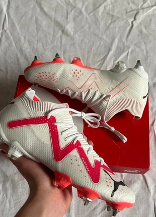 Chaussures de foot Femme Blanche Puma Taille 39 Neuves avec étiquette, marque: Puma, état: Neuf avec étiquette, taille: 39, 60,00 €, 63,70 € Protection acheteurs incluse