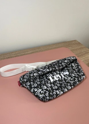 Levi’s floral patterned bum bag, brand: Levi's, condition: Very good, £3.00, £3.85 includes Buyer Protection