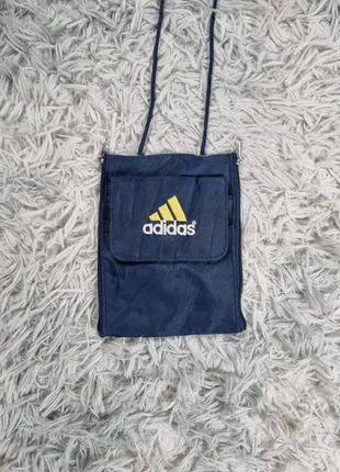 Sac Bandoulière Vintage Adidas Bleu Marine Logo Jaune Années 2000 Y2K, marke: adidas, zustand: Sehr gut, 14,00 €, 15,40 € beinhaltet Vinted-Käuferschutz Pro