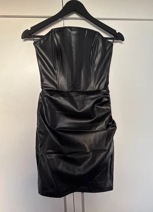 Sexy mini leather dress, marque: Zara, état: Neuf sans étiquette, taille: S / 36 / 8, 18,00 €, 19,60 € Protection acheteurs incluse
