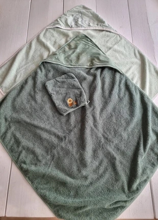 Ensemble de deux capes de bain vert kaki 75x75cm + un gant, marca: Disney, estado: Nuevo sin etiquetas, tamaño: Talla única, 5,00 €, 5,95 € Protección al comprador incluida