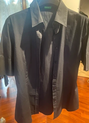 Camicia blu in cotone maniche corte M, merk: United Colors of Benetton, staat: Nieuw zonder prijskaartje, maat: M / 38 / 10, € 4,00, € 4,90 inclusief Kopersbescherming