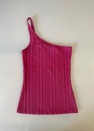 Top fucsia monospalla y2k 2000s party, marke: H&M, zustand: Sehr gut, größe: S / 36 / 8, 7,00 €, 8,05 € inklusive Vinted-Käuferschutz