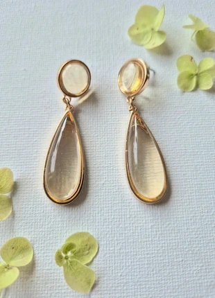 Kado tip! Champagne vanille druppel oorbellen met goudkleurige omlijsting, état: Très bon état, 3,95 €, 4,85 € Protection acheteurs incluse