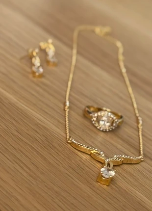 🤍 Élégante parure plaquée or dorée composée de :, merk: Argent, staat: Nieuw met prijskaartje, € 10,00, € 11,20 inclusief Kopersbescherming