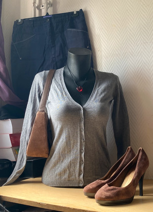 Ensemble intemporel - Gilet gris + jupe blue marine, marque: Esprit, état: Bon état, taille: S / 36 / 8, 6,00 €, 7,00 € Protection acheteurs incluse