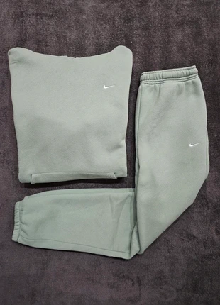 Nike solo swoosh tracksuit hoddie and pant, marque: Nike, état: Neuf avec étiquette, taille: M, 109,00 €, 115,15 € Protection acheteurs incluse