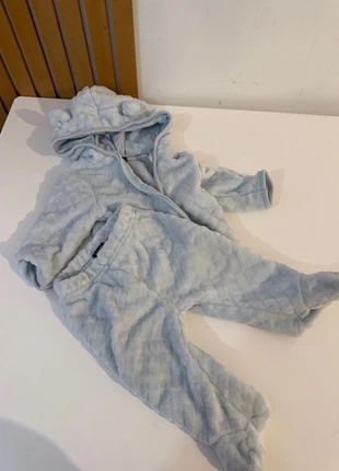 Ensemble bébé hiver, merk: Kiabi, staat: Heel goed, maat: 3-6 maanden / 62 cm, € 3,00, € 3,85 inclusief Kopersbescherming