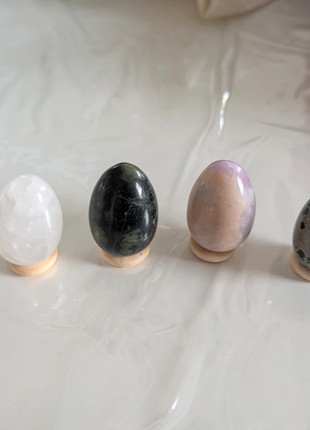 Lot de pierres en forme d'œufs de pâque, marque: Mandalas, état: Neuf sans étiquette, 15,00 €, 16,45 € Protection acheteurs incluse