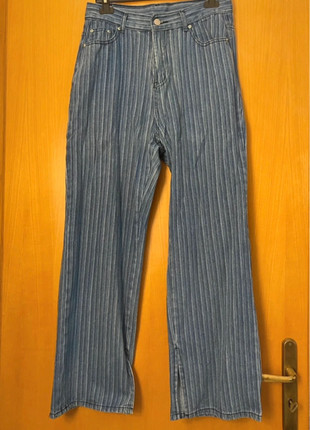 Blue Pinstripe Jeans with Side Slits, marque: Shein, état: Très bon état, taille: L / 40 / 12, 6,50 €, 7,53 € Protection acheteurs incluse