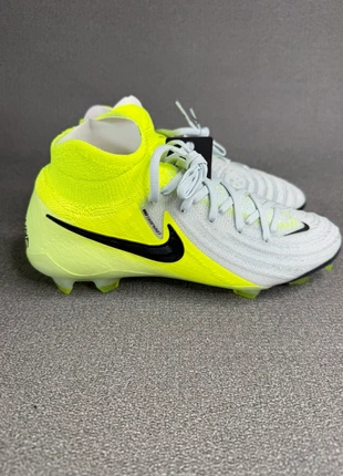 Nike Phantom Luna 2 Elite FG, marque: Nike, état: Très bon état, taille: 36, 99,00 €, 104,65 € Protection acheteurs (Pro) incluse