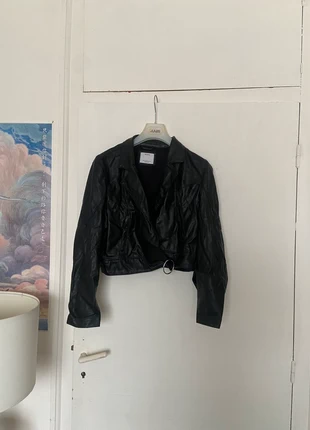 Perfecto, marque: Bershka, état: Bon état, taille: M / 38 / 10, 10,00 €, 11,20 € Protection acheteurs incluse