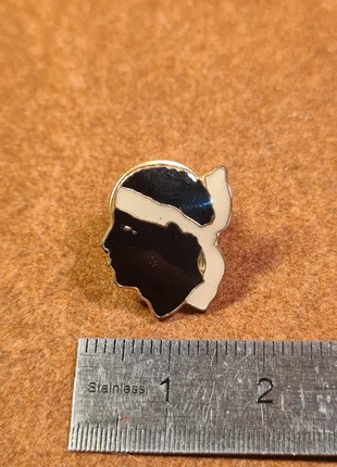 Pin’s ancien vintage – Tête de Maure Corse, merk: Corse, staat: Heel goed, € 3,00, € 3,85 inclusief Kopersbescherming