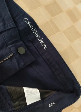 Pantaloncini uomo Calvin Klein taglia W28, merk: Calvin Klein, staat: Heel goed, maat: W28 | FR 38, € 5,00, € 5,95 inclusief Kopersbescherming