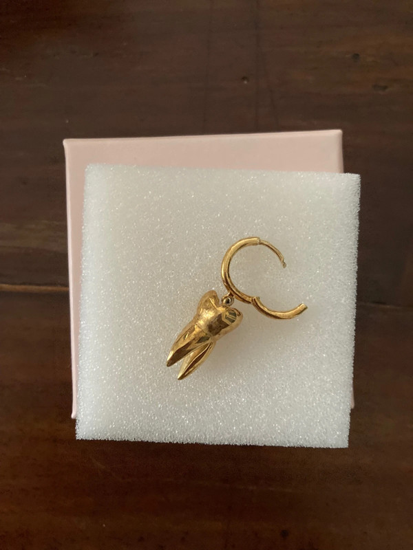 Simone Rocha golden hoop earring tooth - orecchino singolo dente 3