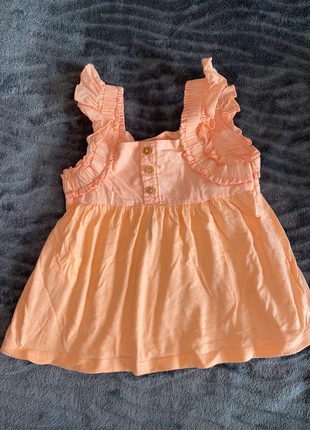 T-shirt, merk: Kiabi, staat: Heel goed, maat: 9-12 maanden / 74 cm, € 2,00, € 2,80 inclusief Kopersbescherming