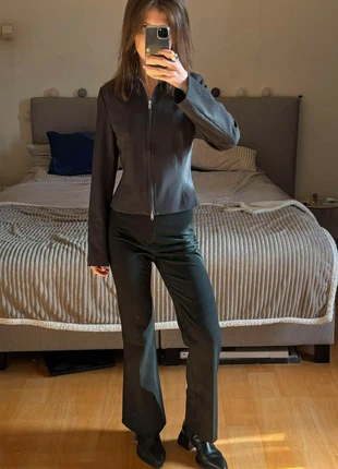 Flare mid waist pan pull&Bear, marque: Pull & Bear, état: Très bon état, taille: S / 36 / 8, 7,00 €, 8,05 € Protection acheteurs incluse