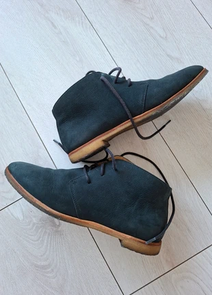 Clarks desertboots donkerblauw, marque: Clarks, état: Bon état, taille: 39, 10,00 €, 11,20 € Protection acheteurs incluse