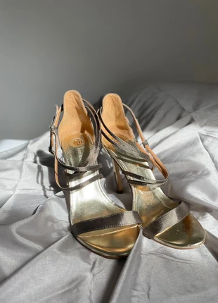 River Island Stiletto-Sandaletten in Oliv/ Metallic Gold, brand: River Island, condizioni: Buone, taglia: 40, €20.00, €21.70 include la Protezione acquisti