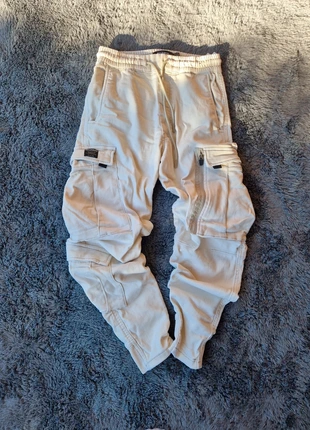 pull and bear cargo, marque: Pull & Bear, état: Très bon état, taille: XS, 15,00 €, 16,45 € Protection acheteurs incluse