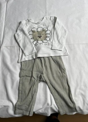 Pyjama 2 pièces C&A 9 mois, marque: C&A, état: Bon état, taille: 9-12 mois / 74 cm, 1,50 €, 2,28 € Protection acheteurs incluse