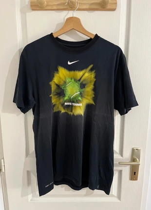 T-Shirt Nike Tennis, staat: Goed, maat: M, € 8,00, € 9,10 inclusief Kopersbescherming