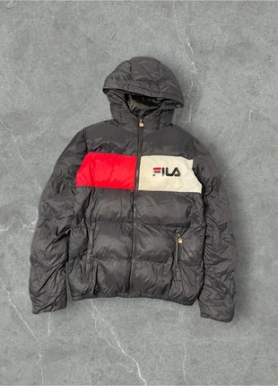 Fila Pufferjacke Herren Größe S | Winterjacke | schwarz/rot/weiß, marke: FILA, zustand: Sehr gut, größe: S, 10,00 €, 10,70 € inklusive Vinted-Käuferschutz