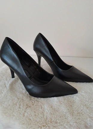 Czarne damskie szpilki, marque: Jenny Fairy, état: Neuf sans étiquette, taille: 38, 9,00 €, 10,15 € Protection acheteurs incluse