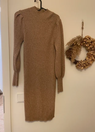 Strickkleid, marke: ONLY, zustand: Sehr gut, größe: S / 36 / 8, 6,00 €, 7,00 € inklusive Vinted-Käuferschutz