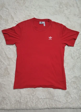 Tee shirt Adidas Uni Brodé, marque: adidas, état: Neuf sans étiquette, taille: M, 6,00 €, 7,00 € Protection acheteurs incluse